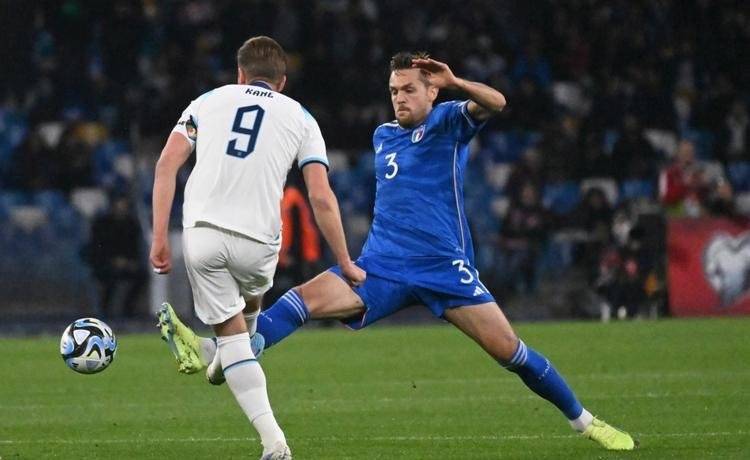 罗马中场球员公开挑战主帅战术，或引发内部矛盾的简单介绍